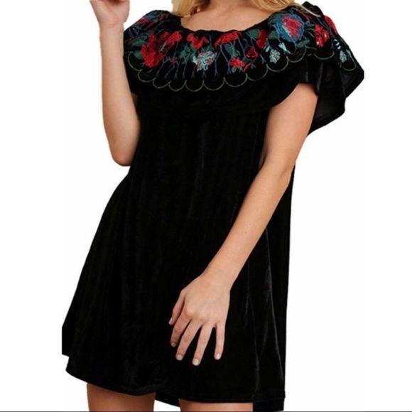 Umgee Black Velvet Off Shoulder Embroidered Dress Size S - Picture 1 of 8